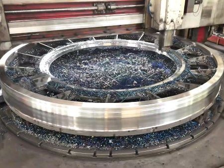 鑄鋼件加工時如何確保鑄鋼件的表面精度？