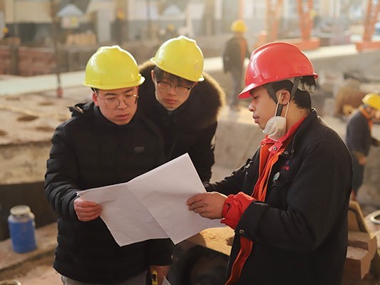 大型鑄鋼件廠家對在生產大型鑄鋼件的員工說不論在哪都要全力以赴
