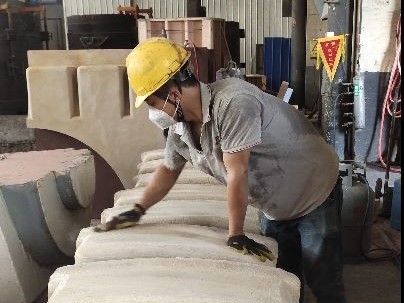 跟著我一起探訪大型鑄鋼廠-騰飛鑄鋼水玻璃砂工藝！