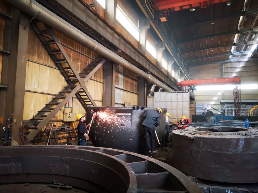 大型鑄鋼件打磨“卡殼”？騰飛鑄鋼來攻克